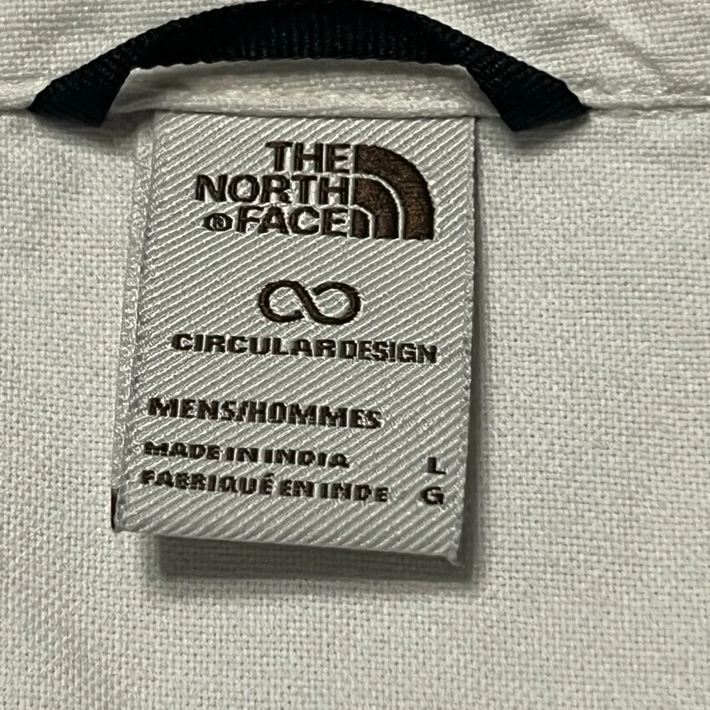 The North Face Mens Circular Design Short Sleeve Button Down Shirt White‎ Large